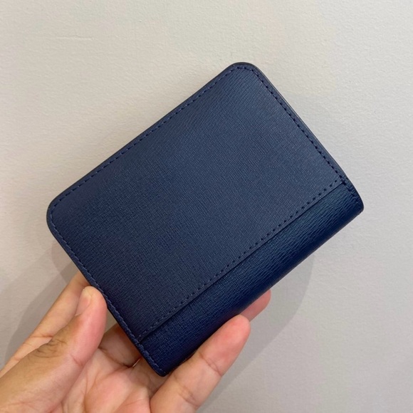 NWT Disney X Kate Spade New York Lady And The Tramp Small Bifold Wallet - Picture 13 of 16